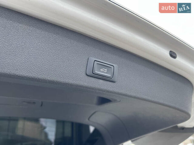 Белый Ауди Ку 5, объемом двигателя 2 л и пробегом 212 тыс. км за 14990 $, фото 50 на Automoto.ua