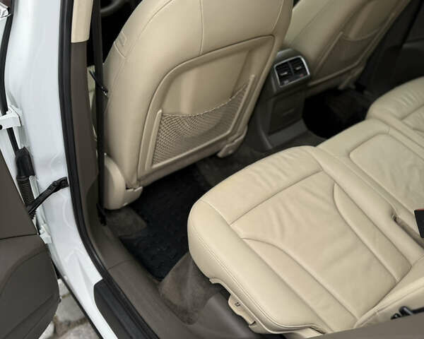 Белый Ауди Ку 5, объемом двигателя 1.98 л и пробегом 229 тыс. км за 15000 $, фото 43 на Automoto.ua