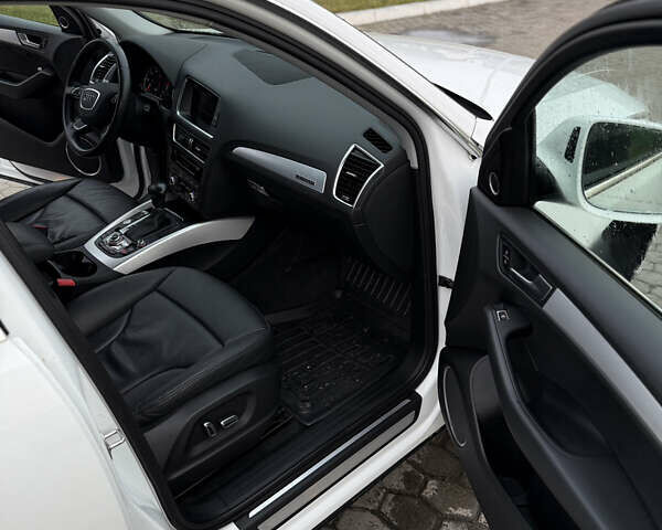 Белый Ауди Ку 5, объемом двигателя 3 л и пробегом 244 тыс. км за 18900 $, фото 23 на Automoto.ua