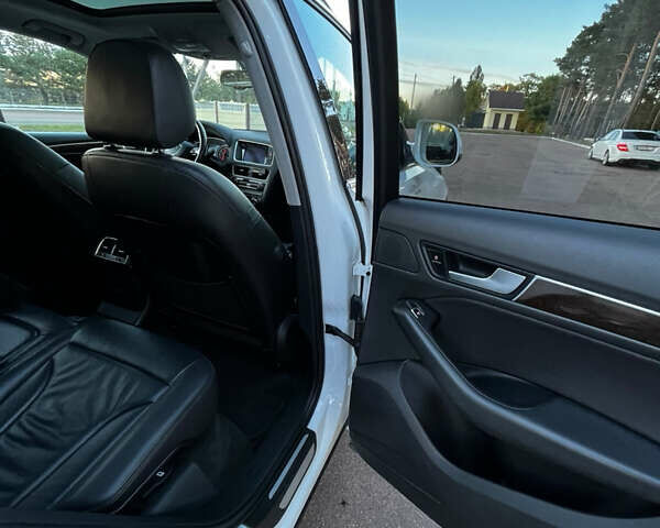 Белый Ауди Ку 5, объемом двигателя 1.98 л и пробегом 146 тыс. км за 16500 $, фото 4 на Automoto.ua