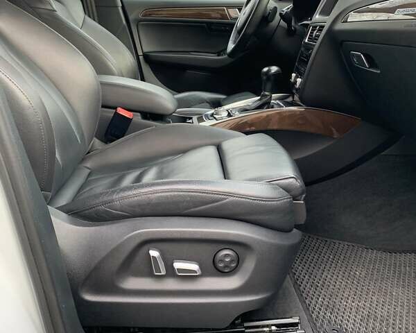 Белый Ауди Ку 5, объемом двигателя 3 л и пробегом 127 тыс. км за 18500 $, фото 23 на Automoto.ua