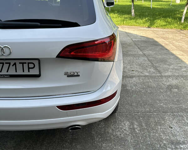 Белый Ауди Ку 5, объемом двигателя 1.98 л и пробегом 155 тыс. км за 15800 $, фото 6 на Automoto.ua