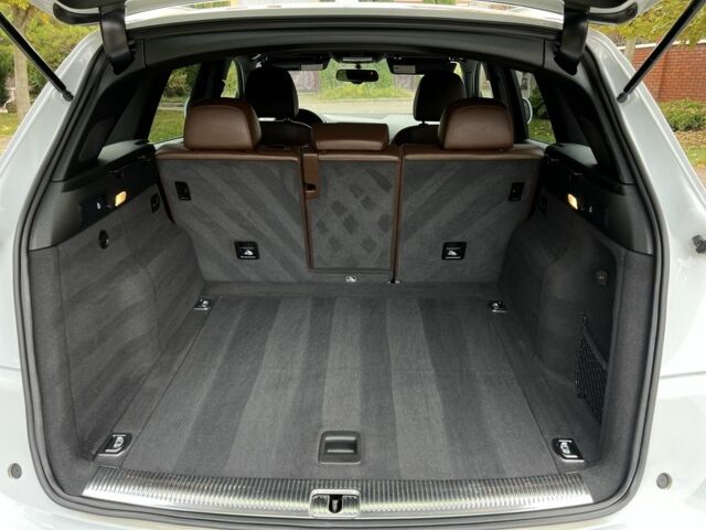 Білий Ауді Ку 5, об'ємом двигуна 2 л та пробігом 167 тис. км за 14699 $, фото 9 на Automoto.ua