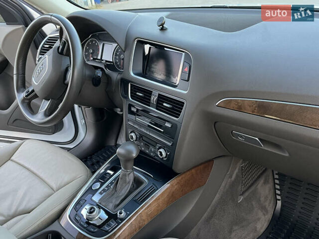 Белый Ауди Ку 5, объемом двигателя 2 л и пробегом 156 тыс. км за 14650 $, фото 34 на Automoto.ua