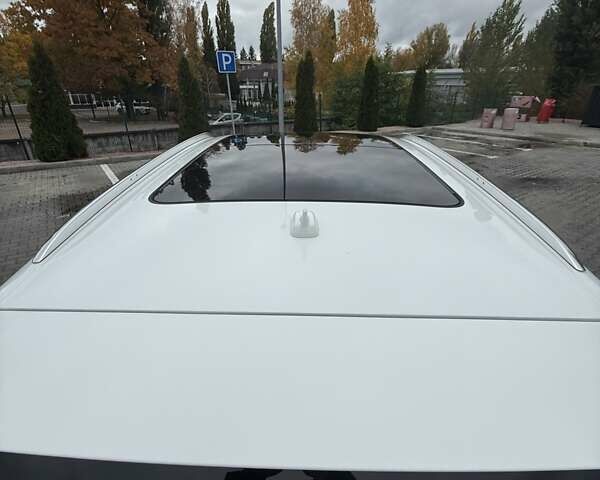 Белый Ауди Ку 5, объемом двигателя 1.98 л и пробегом 209 тыс. км за 15700 $, фото 4 на Automoto.ua