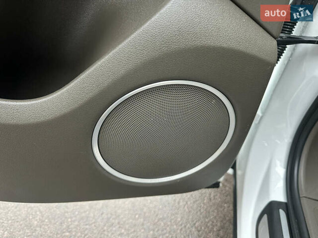 Білий Ауді Ку 5, об'ємом двигуна 2 л та пробігом 200 тис. км за 14990 $, фото 51 на Automoto.ua