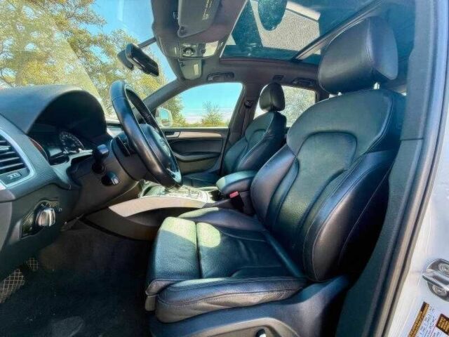 Білий Ауді Ку 5, об'ємом двигуна 2 л та пробігом 110 тис. км за 8000 $, фото 14 на Automoto.ua