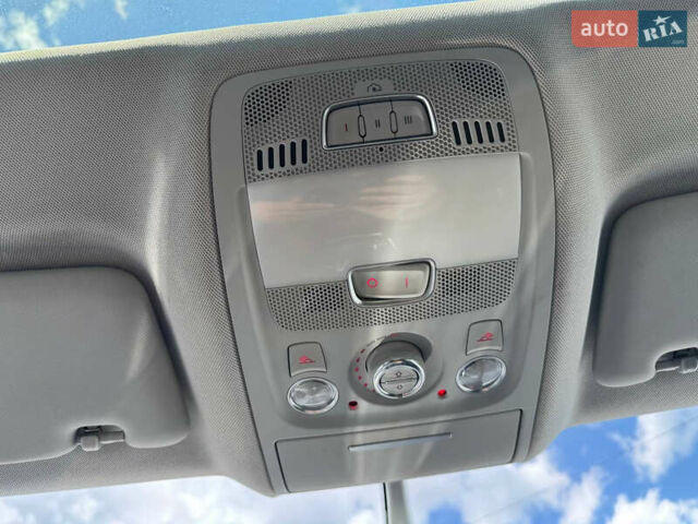 Белый Ауди Ку 5, объемом двигателя 1.98 л и пробегом 160 тыс. км за 15500 $, фото 68 на Automoto.ua