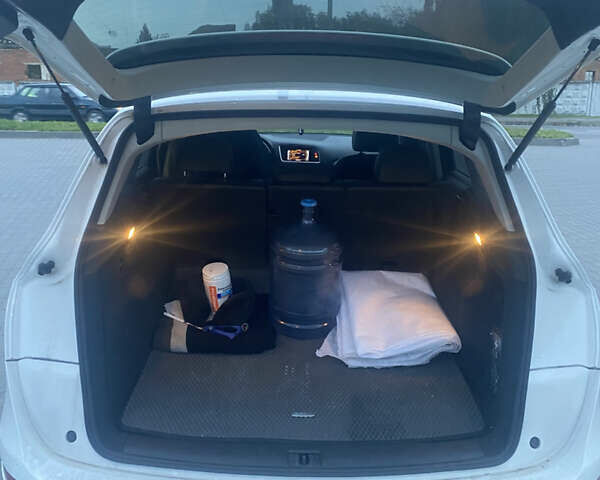 Білий Ауді Ку 5, об'ємом двигуна 1.98 л та пробігом 197 тис. км за 15500 $, фото 9 на Automoto.ua