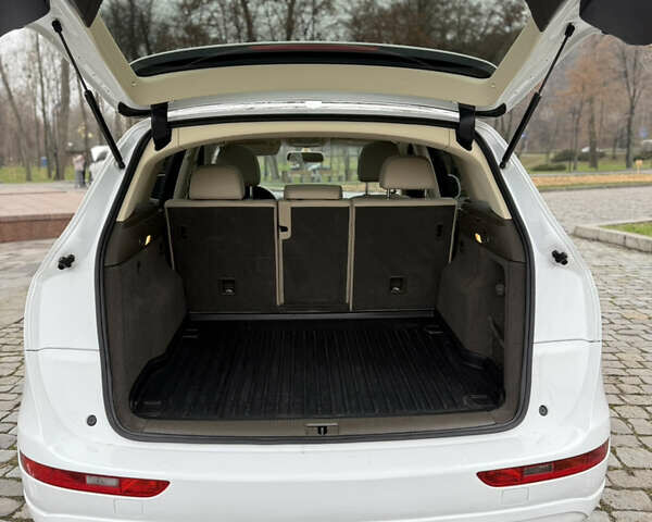 Белый Ауди Ку 5, объемом двигателя 1.98 л и пробегом 229 тыс. км за 15000 $, фото 47 на Automoto.ua