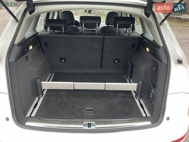 Білий Ауді Ку 5, об'ємом двигуна 2 л та пробігом 199 тис. км за 20900 $, фото 25 на Automoto.ua