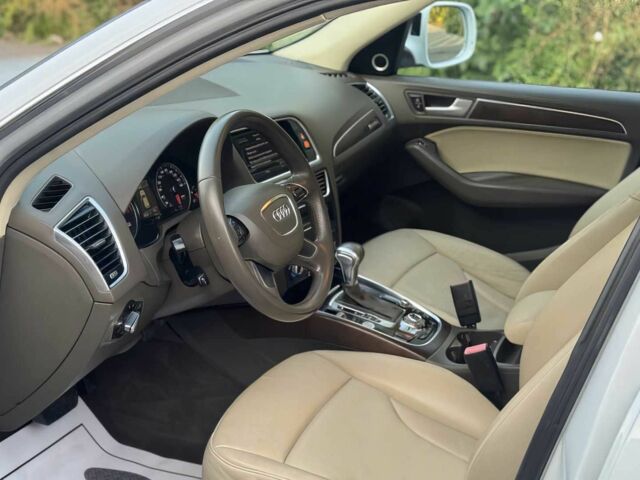 Белый Ауди Ку 5, объемом двигателя 2 л и пробегом 74 тыс. км за 9000 $, фото 9 на Automoto.ua