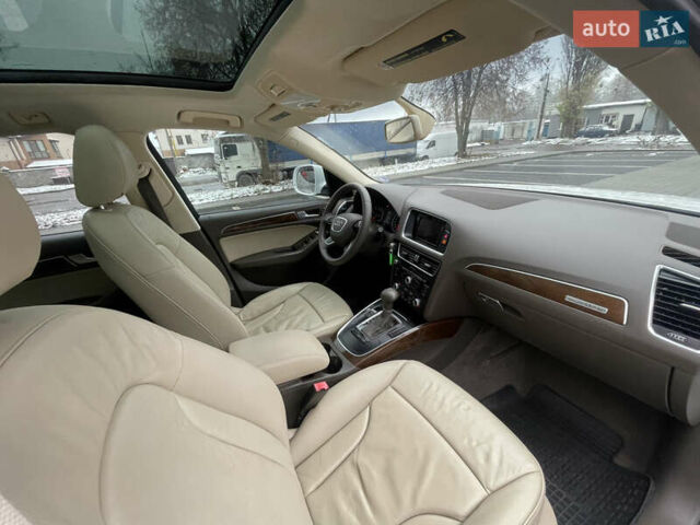 Білий Ауді Ку 5, об'ємом двигуна 2 л та пробігом 250 тис. км за 13999 $, фото 27 на Automoto.ua