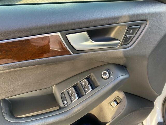 Білий Ауді Ку 5, об'ємом двигуна 2 л та пробігом 200 тис. км за 14300 $, фото 11 на Automoto.ua