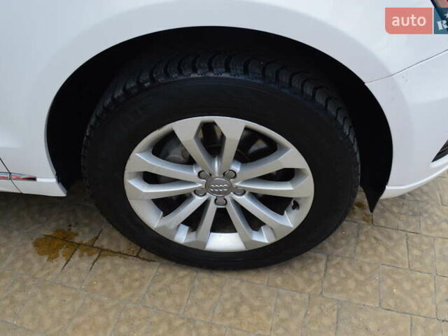 Белый Ауди Ку 5, объемом двигателя 2 л и пробегом 98 тыс. км за 15900 $, фото 5 на Automoto.ua