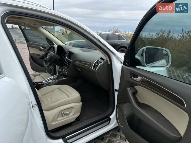 Белый Ауди Ку 5, объемом двигателя 2 л и пробегом 156 тыс. км за 15599 $, фото 22 на Automoto.ua