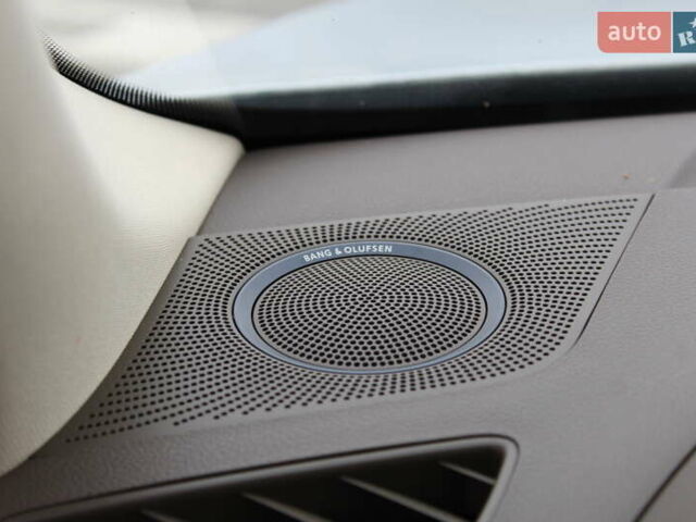 Белый Ауди Ку 5, объемом двигателя 2 л и пробегом 157 тыс. км за 16700 $, фото 17 на Automoto.ua