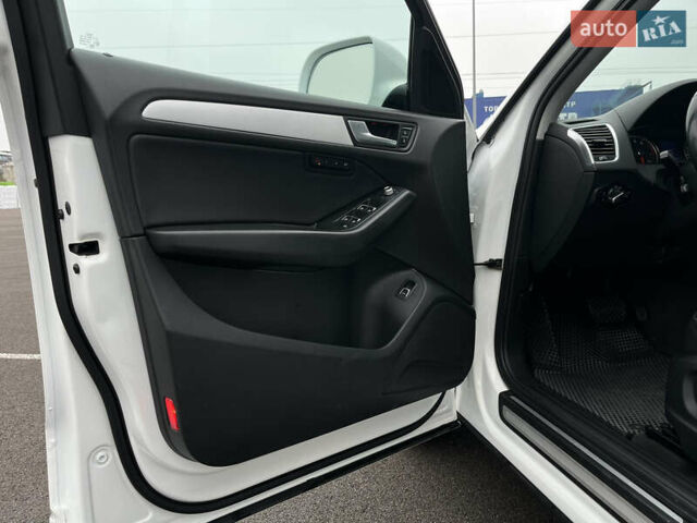 Белый Ауди Ку 5, объемом двигателя 2 л и пробегом 199 тыс. км за 15300 $, фото 10 на Automoto.ua