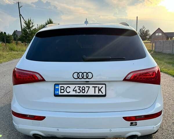 Белый Ауди Ку 5, объемом двигателя 1.98 л и пробегом 190 тыс. км за 16000 $, фото 2 на Automoto.ua