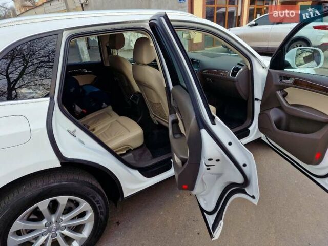 Білий Ауді Ку 5, об'ємом двигуна 2 л та пробігом 190 тис. км за 15555 $, фото 8 на Automoto.ua