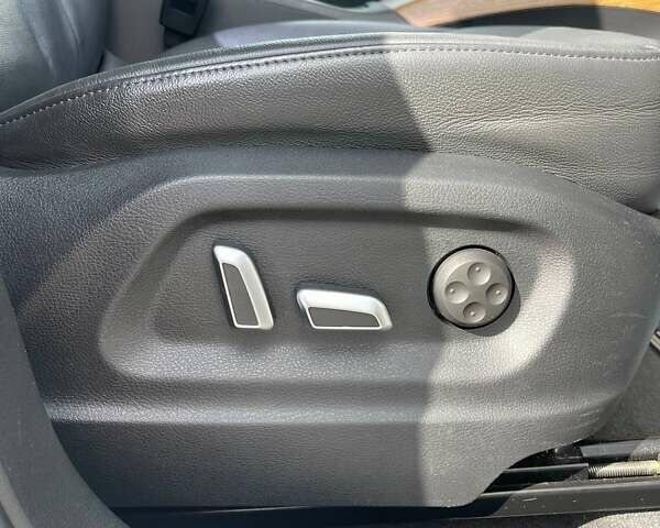 Ауді Ку 5 2015 у Львові на Automoto.ua Білий Ауді Ку 5, об'ємом двигуна 2.97 л та пробігом 162 тис. км за 22000 $, фото 30 на Automoto.ua