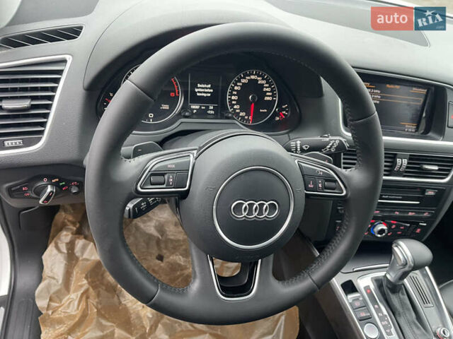 Білий Ауді Ку 5, об'ємом двигуна 2 л та пробігом 199 тис. км за 20900 $, фото 29 на Automoto.ua