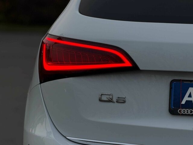 Білий Ауді Ку 5, об'ємом двигуна 2 л та пробігом 167 тис. км за 17000 $, фото 7 на Automoto.ua