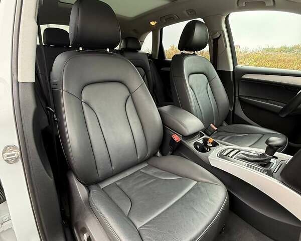 Белый Ауди Ку 5, объемом двигателя 2 л и пробегом 124 тыс. км за 16600 $, фото 30 на Automoto.ua