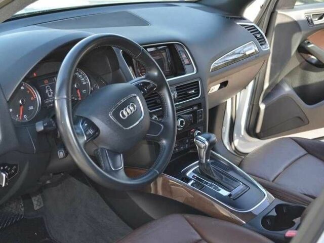 Білий Ауді Ку 5, об'ємом двигуна 2 л та пробігом 144 тис. км за 15000 $, фото 5 на Automoto.ua