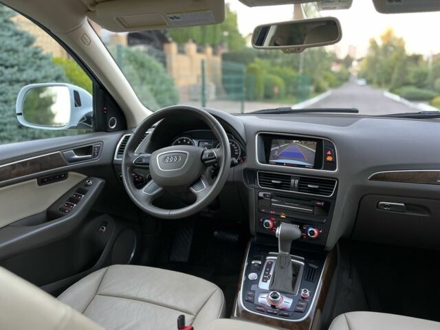 Білий Ауді Ку 5, об'ємом двигуна 2 л та пробігом 215 тис. км за 14700 $, фото 6 на Automoto.ua