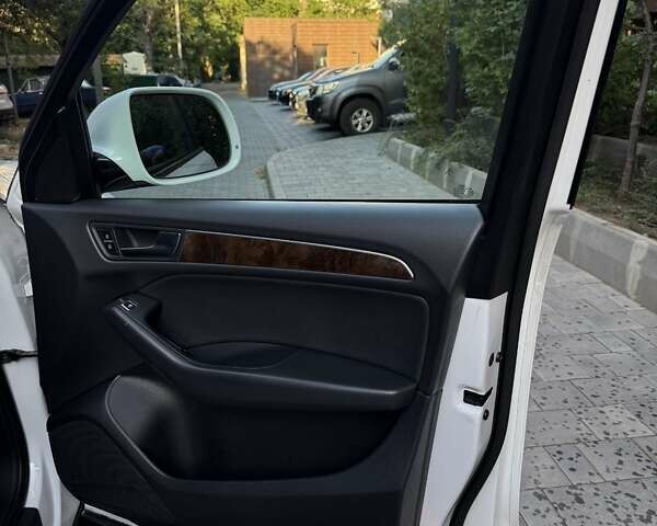 Белый Ауди Ку 5, объемом двигателя 2 л и пробегом 122 тыс. км за 17000 $, фото 24 на Automoto.ua