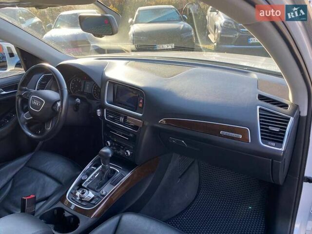 Белый Ауди Ку 5, объемом двигателя 1.98 л и пробегом 107 тыс. км за 15500 $, фото 8 на Automoto.ua