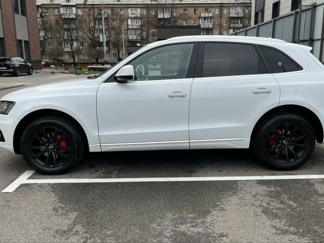 Білий Ауді Ку 5, об'ємом двигуна 2 л та пробігом 206 тис. км за 13000 $, фото 1 на Automoto.ua