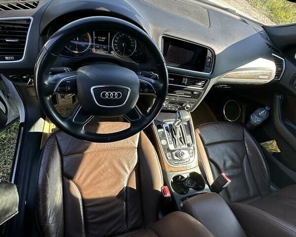 Белый Ауди Ку 5, объемом двигателя 1.98 л и пробегом 118 тыс. км за 18500 $, фото 4 на Automoto.ua