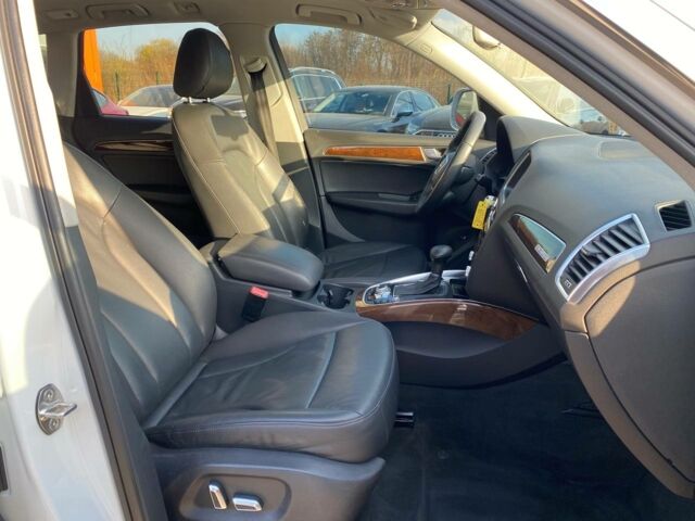 Білий Ауді Ку 5, об'ємом двигуна 2 л та пробігом 200 тис. км за 14300 $, фото 23 на Automoto.ua