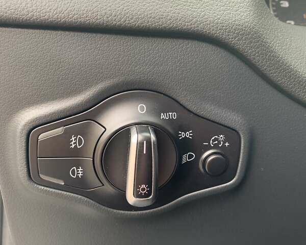 Белый Ауди Ку 5, объемом двигателя 3 л и пробегом 127 тыс. км за 18500 $, фото 26 на Automoto.ua