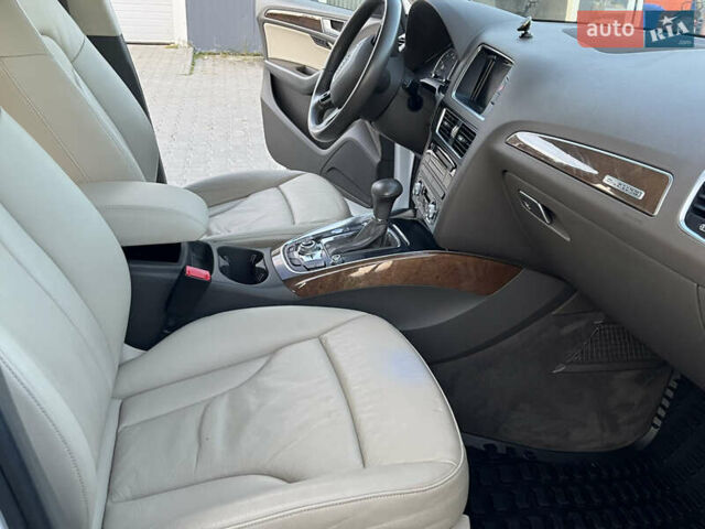 Белый Ауди Ку 5, объемом двигателя 2 л и пробегом 156 тыс. км за 14650 $, фото 31 на Automoto.ua