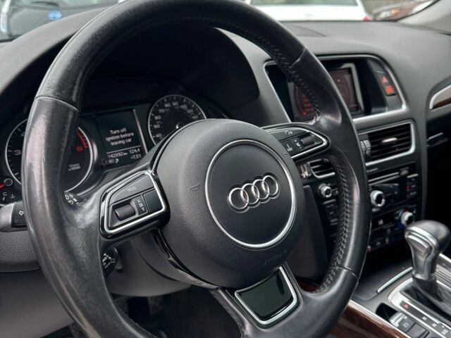 Білий Ауді Ку 5, об'ємом двигуна 2 л та пробігом 142 тис. км за 14900 $, фото 6 на Automoto.ua