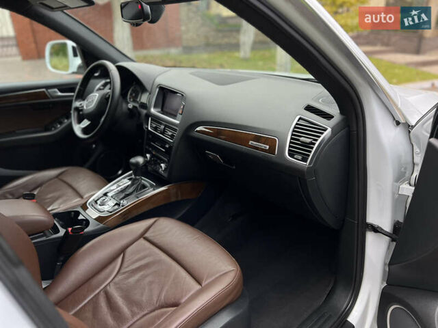 Ауди Ку 5 2015 в Ровно на Automoto.ua Белый Ауди Ку 5, объемом двигателя 2 л и пробегом 167 тыс. км за 14700 $, фото 18 на Automoto.ua