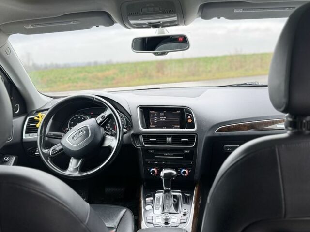 Белый Ауди Ку 5, объемом двигателя 2 л и пробегом 160 тыс. км за 18000 $, фото 4 на Automoto.ua