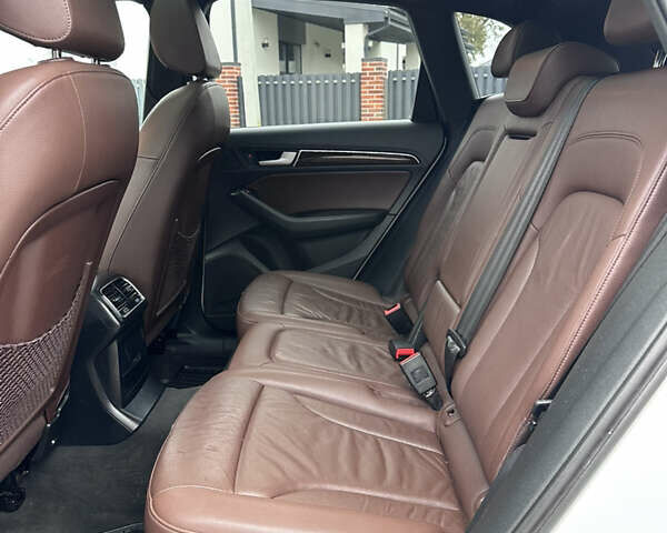 Белый Ауди Ку 5, объемом двигателя 2 л и пробегом 204 тыс. км за 13500 $, фото 29 на Automoto.ua