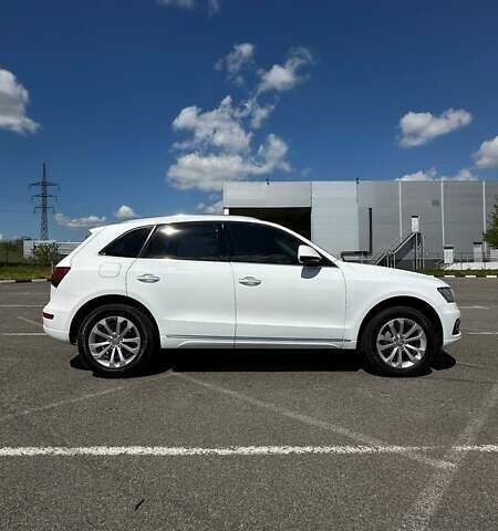 Белый Ауди Ку 5, объемом двигателя 1.98 л и пробегом 165 тыс. км за 15000 $, фото 4 на Automoto.ua