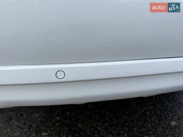 Білий Ауді Ку 5, об'ємом двигуна 2 л та пробігом 201 тис. км за 15999 $, фото 26 на Automoto.ua