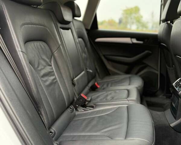 Белый Ауди Ку 5, объемом двигателя 2 л и пробегом 124 тыс. км за 16600 $, фото 25 на Automoto.ua