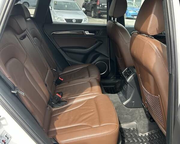 Белый Ауди Ку 5, объемом двигателя 1.98 л и пробегом 170 тыс. км за 19000 $, фото 7 на Automoto.ua