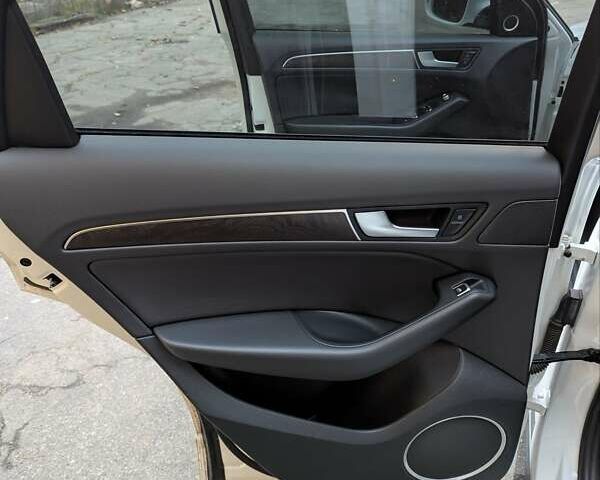 Ауді Ку 5 2015 у Києві на Automoto.ua Білий Ауді Ку 5, об'ємом двигуна 3 л та пробігом 95 тис. км за 17999 $, фото 26 на Automoto.ua