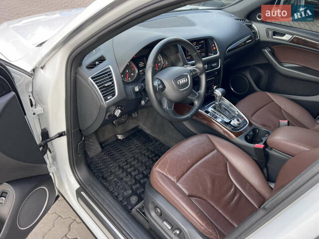 Белый Ауди Ку 5, объемом двигателя 2 л и пробегом 212 тыс. км за 14990 $, фото 16 на Automoto.ua