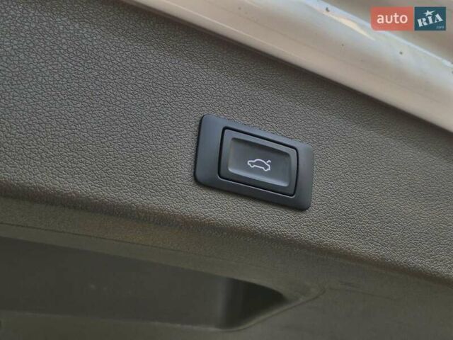 Белый Ауди Ку 5, объемом двигателя 1.98 л и пробегом 152 тыс. км за 17700 $, фото 26 на Automoto.ua