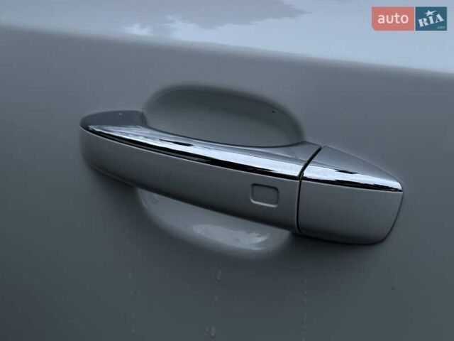 Білий Ауді Ку 5, об'ємом двигуна 1.98 л та пробігом 152 тис. км за 17950 $, фото 13 на Automoto.ua