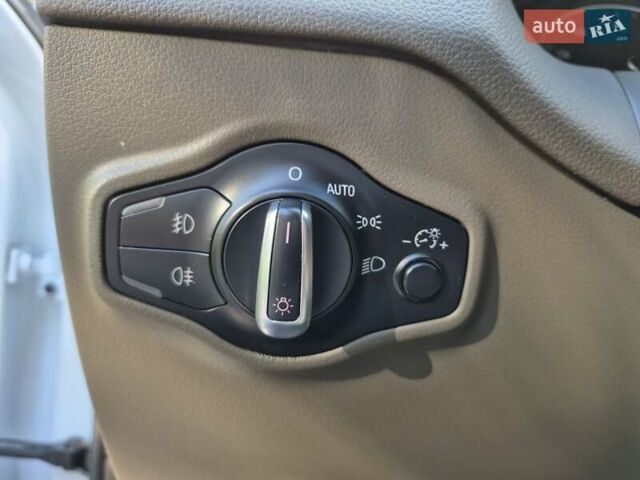 Белый Ауди Ку 5, объемом двигателя 1.98 л и пробегом 152 тыс. км за 17700 $, фото 33 на Automoto.ua